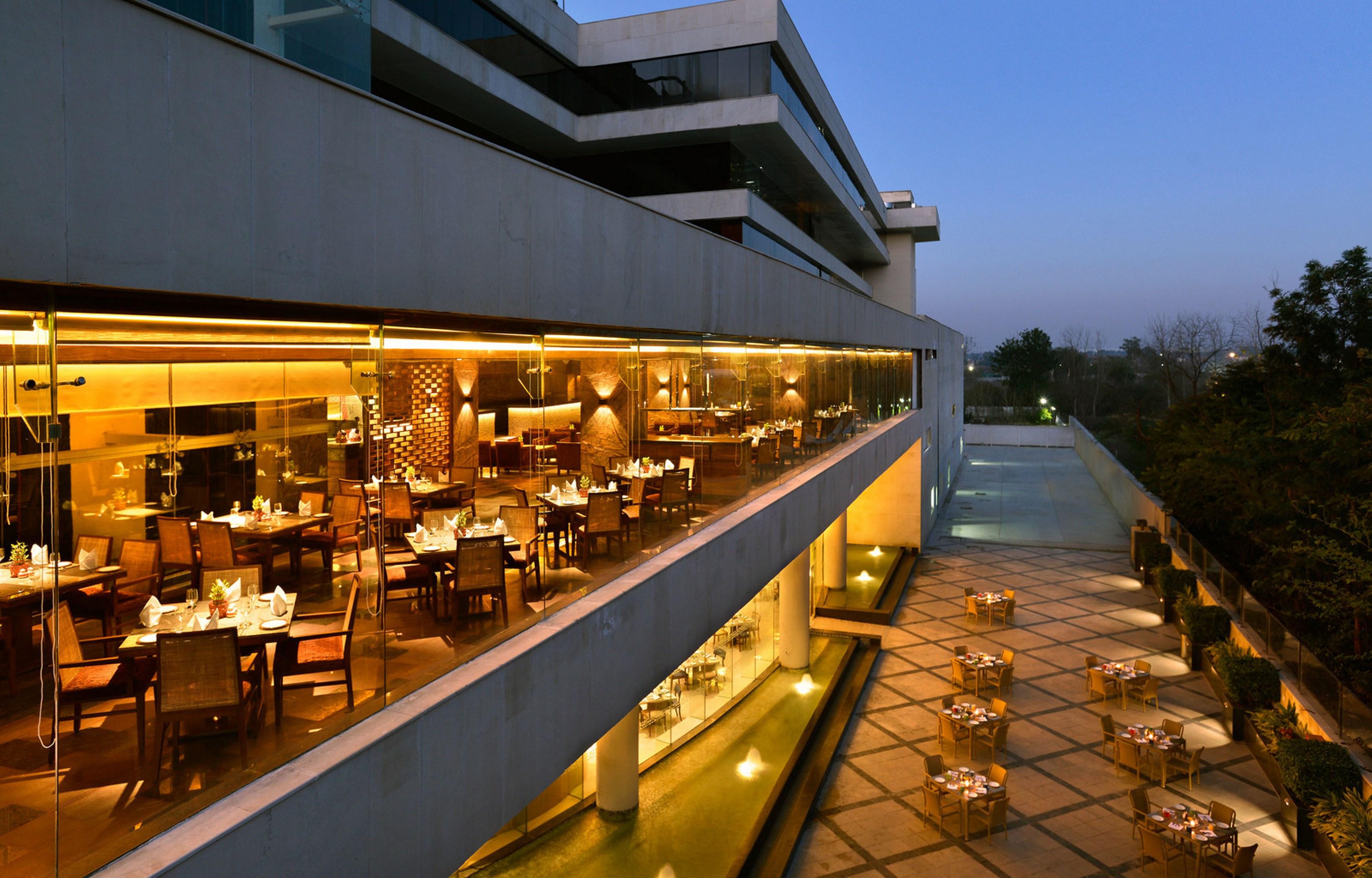 The Lalit Chandīgarh Exteriör bild