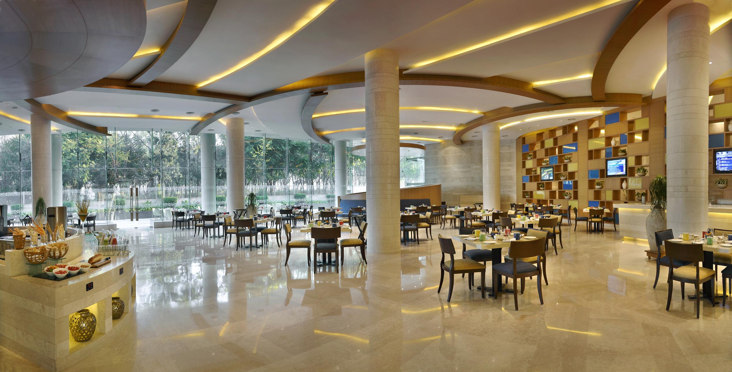 The Lalit Chandīgarh Exteriör bild